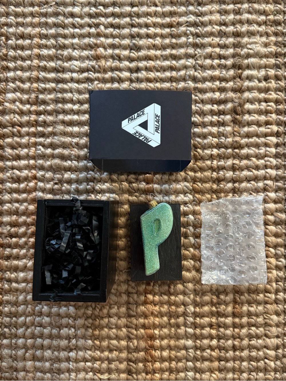 PALACE Green Glitter 'P' Christmas ornament